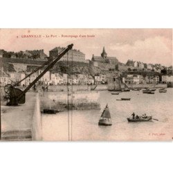 GRANVILLE: le port, remorquage d'une bouée - très bon état