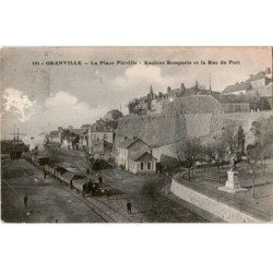 GRANVILLE: la place pléville, anciens remparts et la rue du port - très bon état