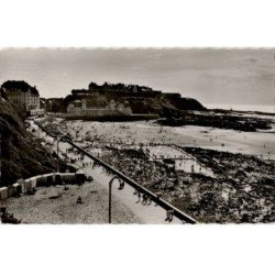 GRANVILLE: la plage, la piscine - très bon état