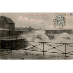 GRANVILLE: vague au pont jacques - état