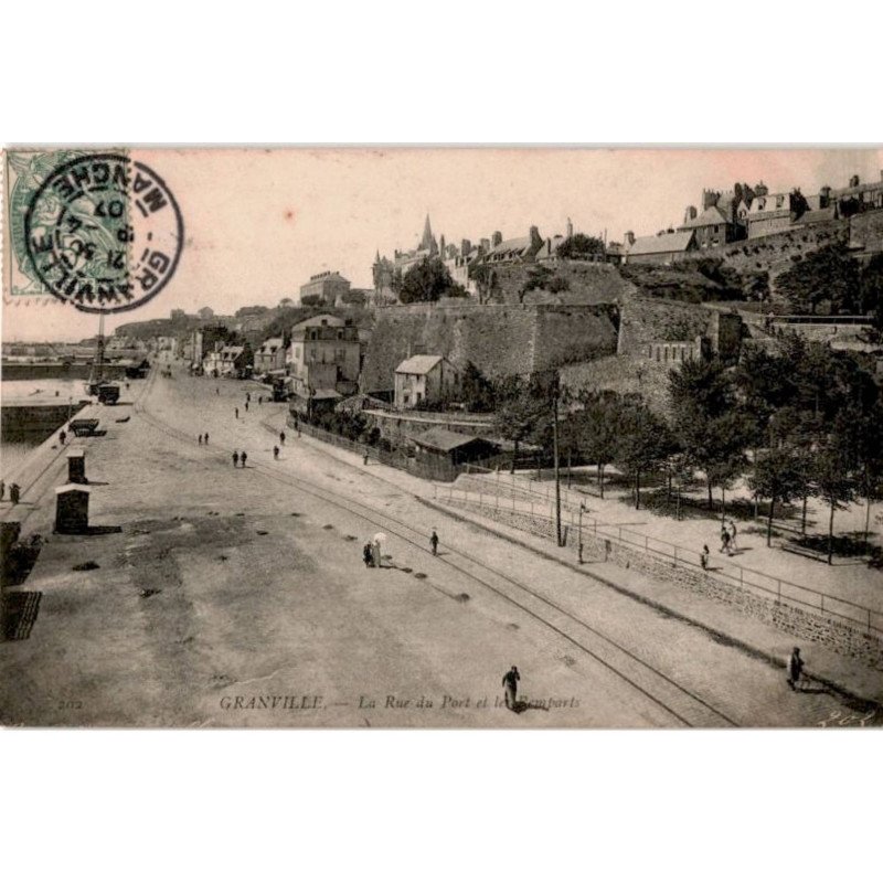 GRANVILLE: la rue du port et les remparts - très bon état