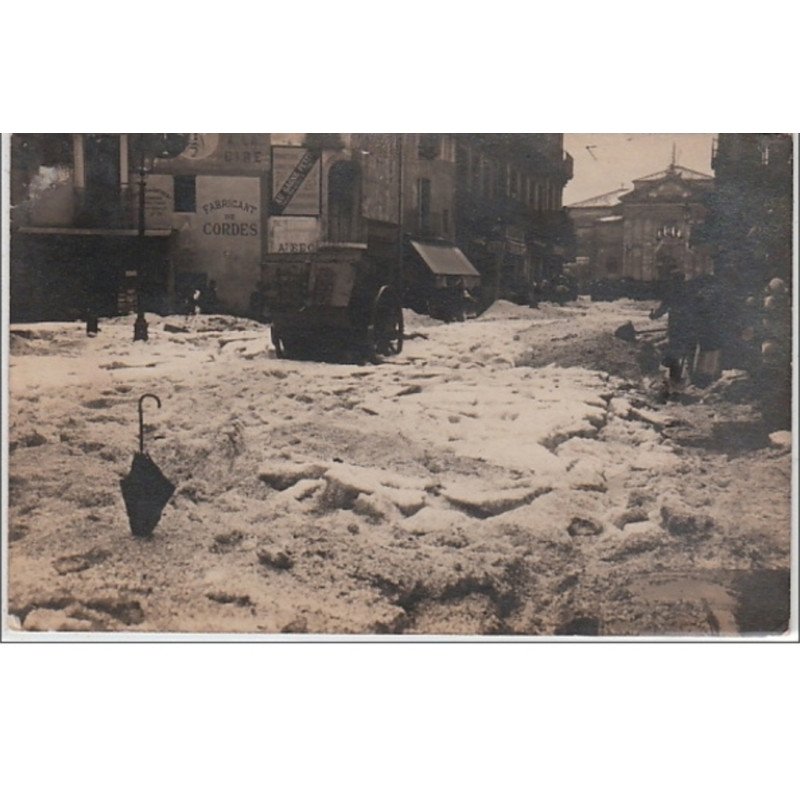 MONTPELLIER : carte photo d'une rue sous la grêle en 1922 (voir texte au dos) - très bon état