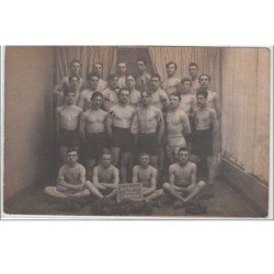 CHARLEVILLE : carte photo du club pugilistique ardennais en 1920 - très bon état