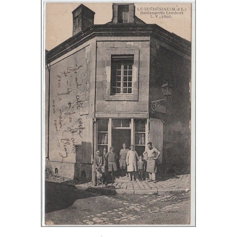 LE GUEDENIAU : boulangerie Lambert - très bon état