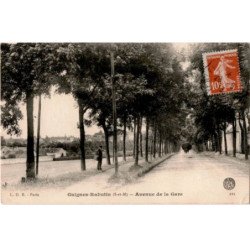 GUIGNES-RABUTIN: avenue de la gare - très bon état