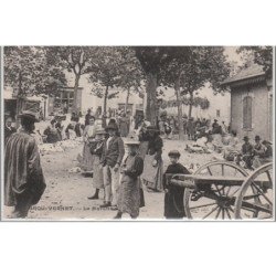 ALLIER : BROU-VERNET : le marché vers 1910 - très bon état