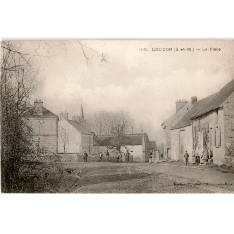LEUDON: la place - très bon état