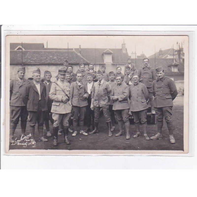 BOUILLY(?) militaires - très bon état