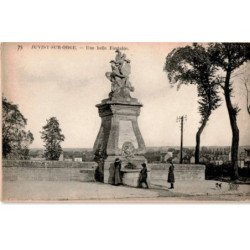 JUVISY-sur-ORGE: une belle fontaine - très bon état