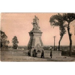 JUVISY-sur-ORGE: une belle fontaine - très bon état