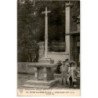 JUVISY-sur-ORGE: croix-autel XIIIe siècle, grande rue - très bon état