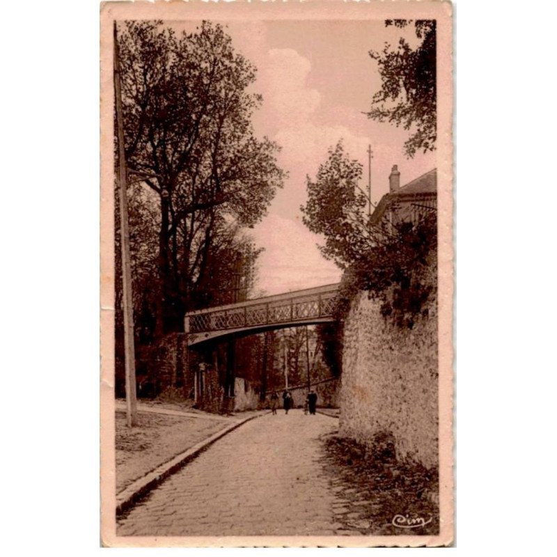 JUVISY-sur-ORGE: rue camille-flammarion et pont reliant ses propriétés - très bon état