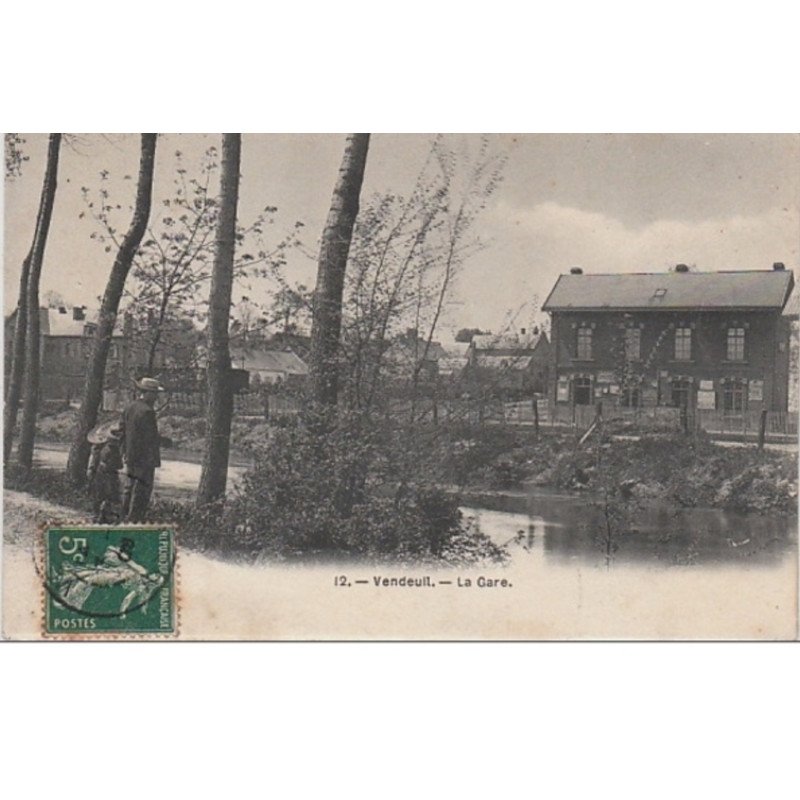 VENDEUIL : la gare vers 1910 - très bon état VENDEUIL : la gare vers 1910 - très bon état