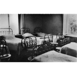 CHANTILLY - Maison de Convalescence " Alphonse de Rothschild " - Dortoir - très bon état