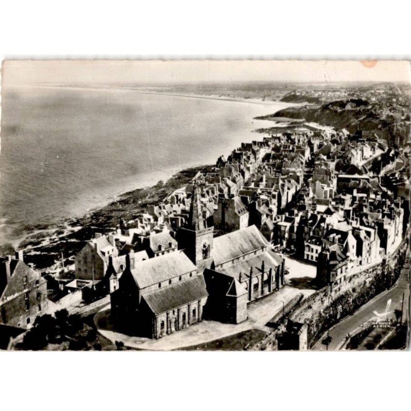 GRANVILLE: la plage la piscine et au loin donville - très bon état
