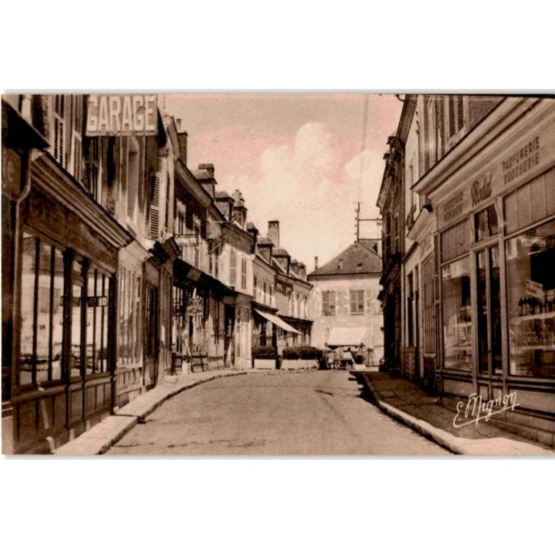 CHATILLON-COLIGNY: rue jean-jaures - très bon état