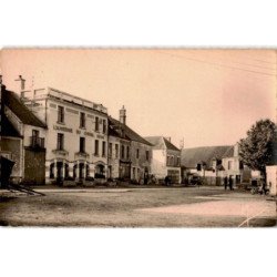 CHATILLON-COLIGNY: l'auberge du cheval rouge - très bon état