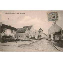 ARMENTIERES: rue de l'école - très bon état