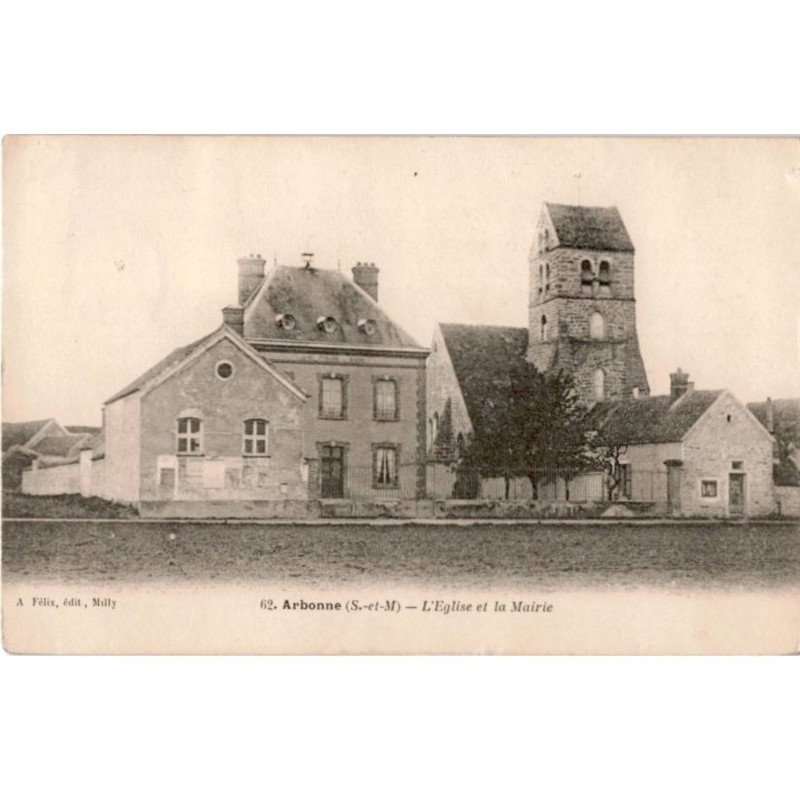 ARBONNE: l'église et la mairie - très bon état