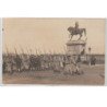 CHERBOURG : carte photo d'un défilé militaire du 14 juillet 1912 (date précisée au dos d'une des cartes photo) - très bo