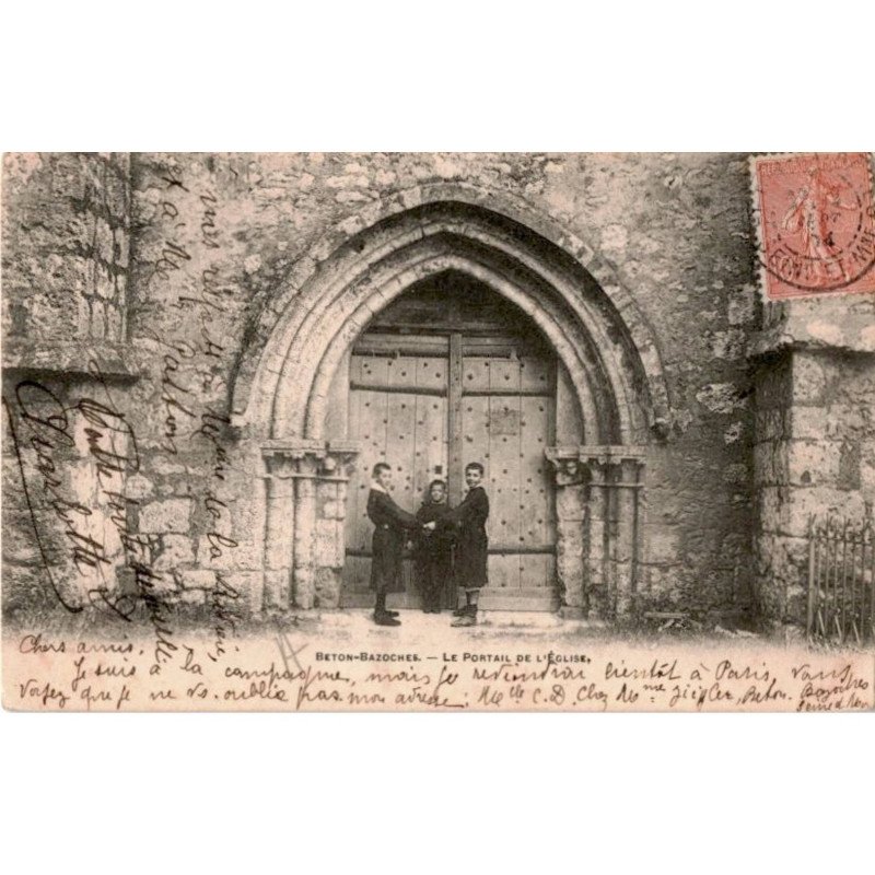 BETON-BAZOCHES: le portail de l'église - très bon état