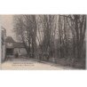 CHATEAUVILLAIN : l'entrée du parc vers 1910 - très bon état