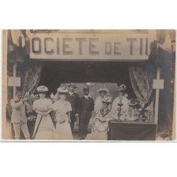 COGNAC : fêtes de Juin 1907 - kermesse - carte photo du stand de tir - très bon état