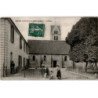 CHEVRY-COSSIGNY: l'église, la place - très bon état