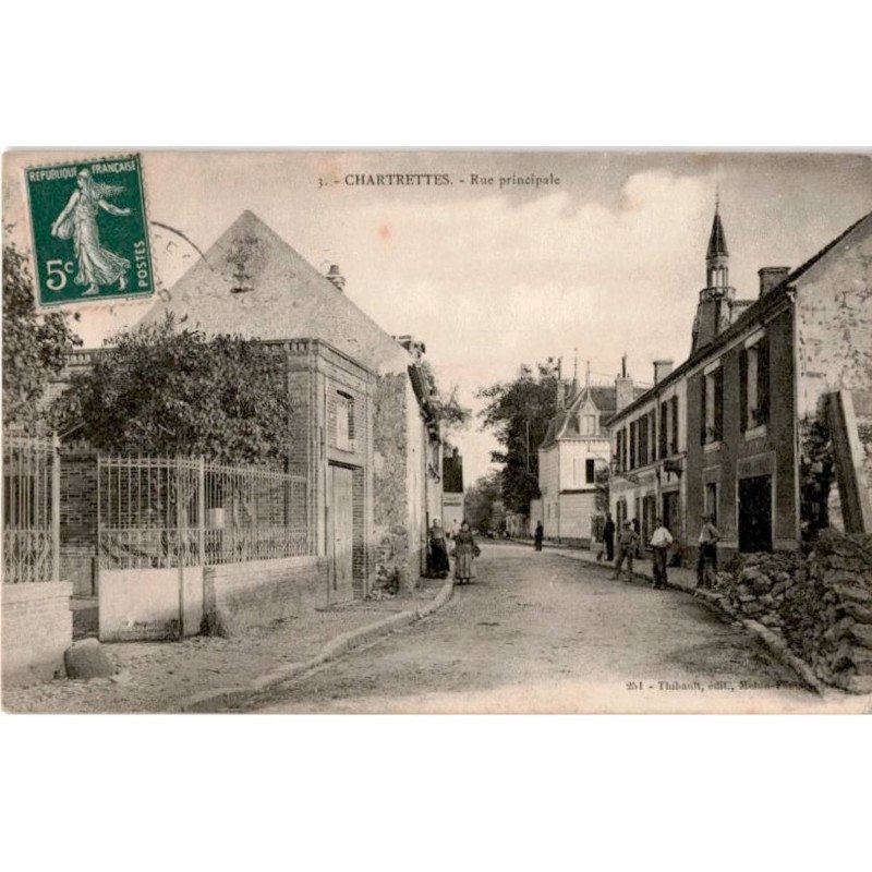 CHARTRETTES: rue principale - très bon état