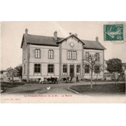 LA CHAPELLE-RABELAIS: la mairie - très bon état