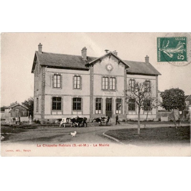 LA CHAPELLE-RABELAIS: la mairie - très bon état