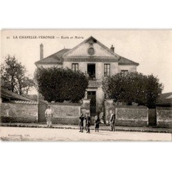 LA CHAPELLE-VERONGE: école et mairie - très bon état