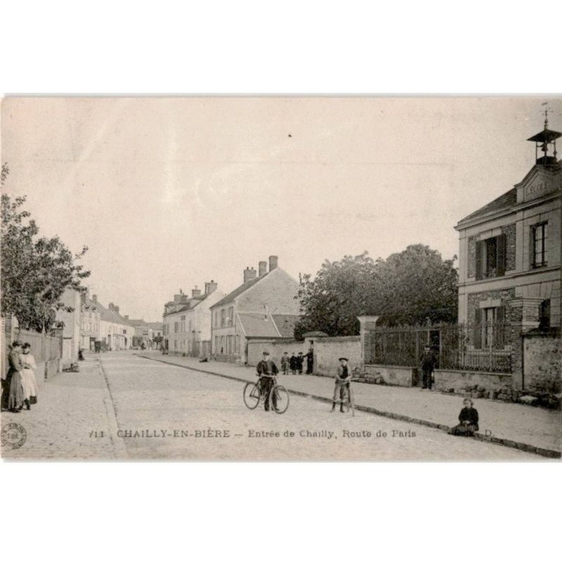 CHAILLY-en-BIERE: entrée de chailly, route de paris - très bon état