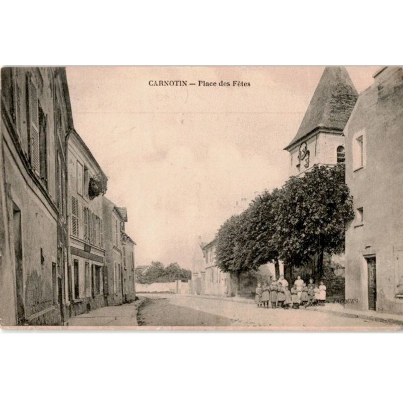 CARNOTIN: place des fêtes - très bon état
