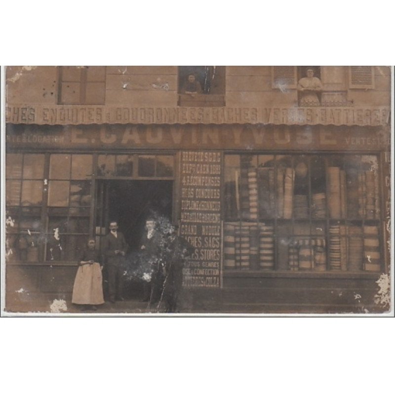 CAEN : carte photo du magasin de sacs et baches CAUVIN-YVOSE vers 1910 - état (un gros plis)