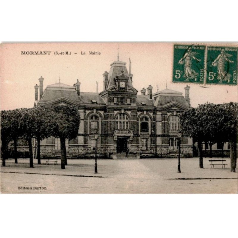 MORMANT: la mairie - très bon état