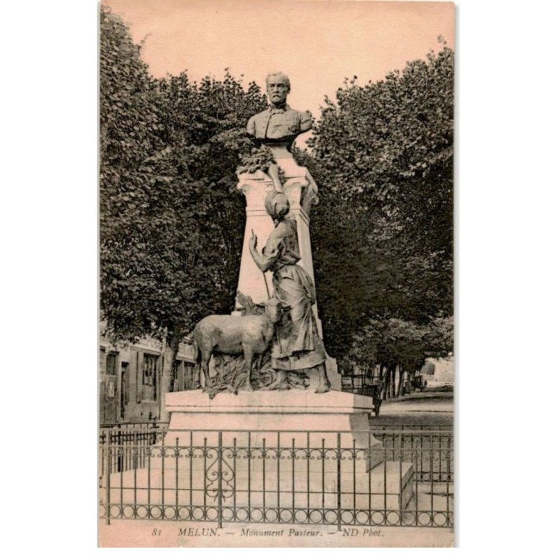MELUN: monument pasteur - très bon état