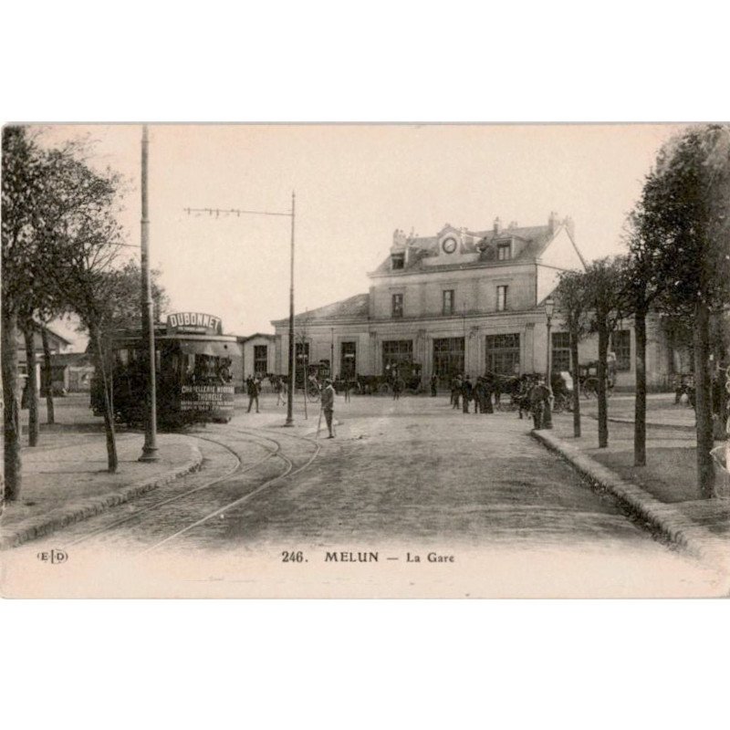 MELUN: la gare - très bon état