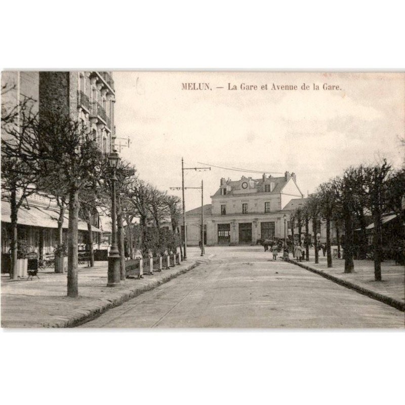 MELUN: la gare et avenue de la gare - très bon état