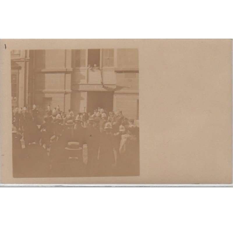 REIMS : lot de 4 cartes photo de la caserne de pompiers vers 1910 - très bon état (les cartes sont passées)