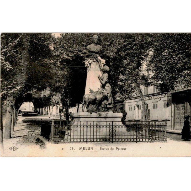MELUN: statue de pasteur - très bon état