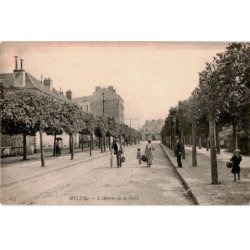 MELUN: l'avenue de la gare - très bon état