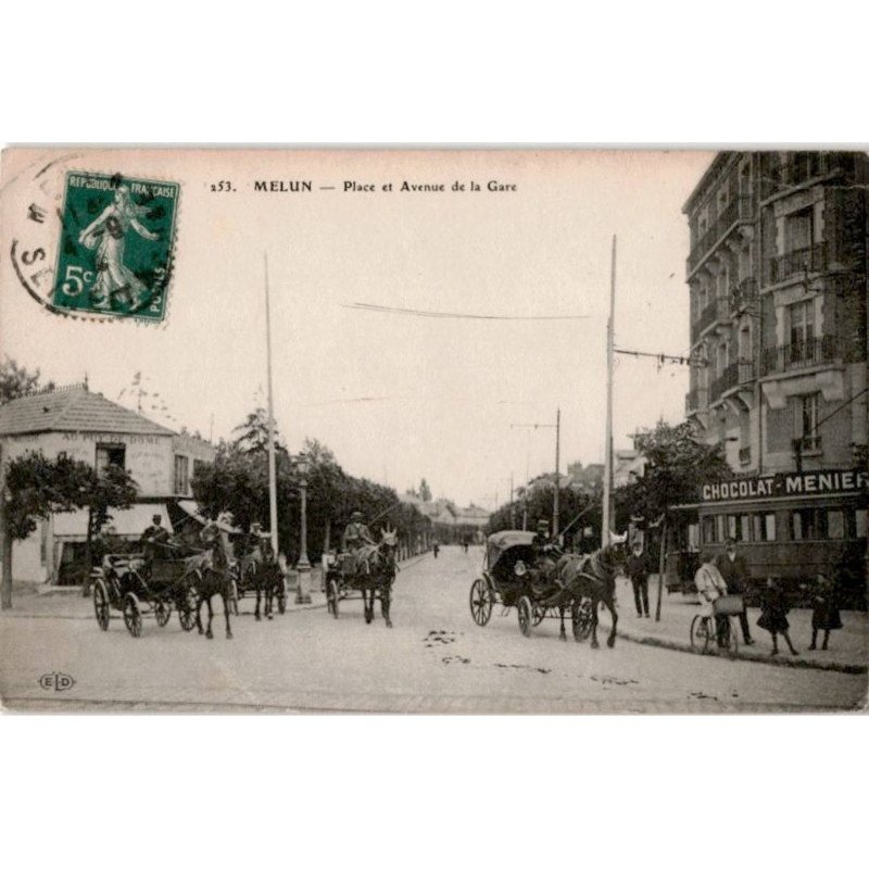 MELUN: place et avenue de la gare - très bon état