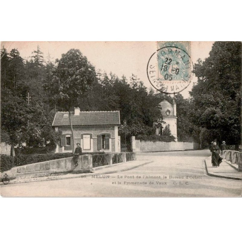MELUN: le pont de l'almont le bureau d'octroi et la proenade de vaux - état