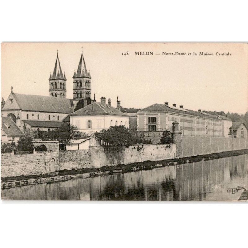 MELUN: notre-dame et la maison centrale - très bon état