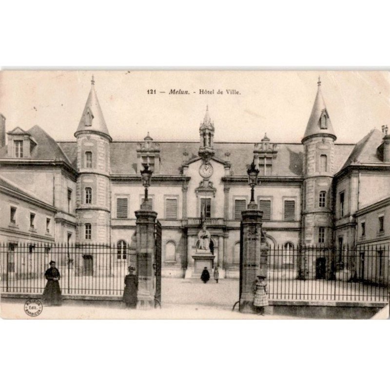 MELUN: hôtel de ville - état