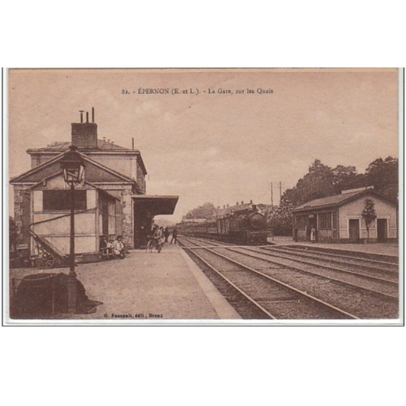 EPERNON : la gare - très bon état