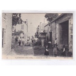 CLACHALOZE: grande rue une batterie, agriculture - très bon état