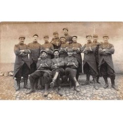 RIOM - Militaire - Soldats - 1914 - très bon état