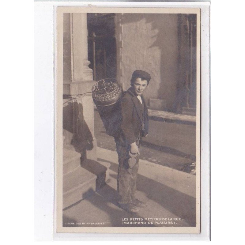 LIMOGES: les petits métiers de la rue, marchand de plaisirs - très bon état